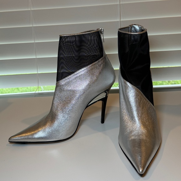 Boots - Picture 4 of 7